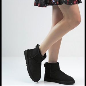 UGG II Mini♥️Classic Black winter boots Sz 5 New